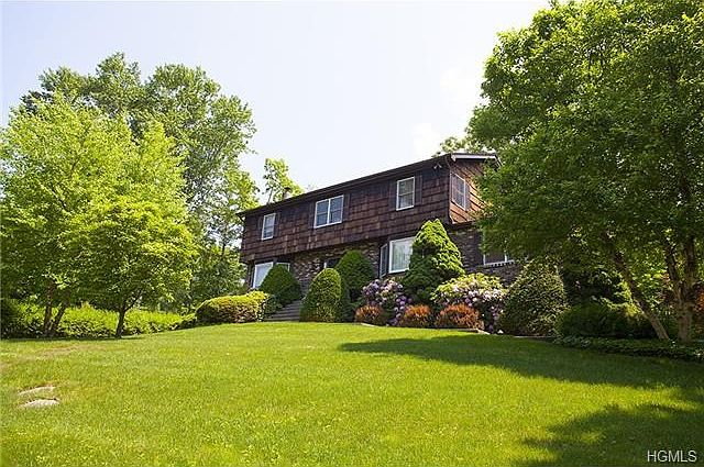 1st image of 10 Douglas Dr