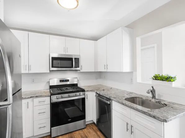 708 Tallwood Ln, Green Brook, NJ 08812