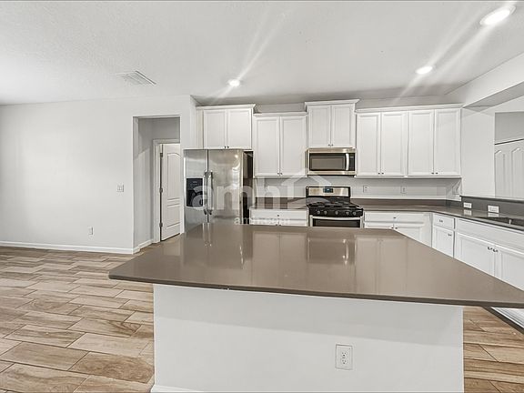 4th image of 226 Athens Dr