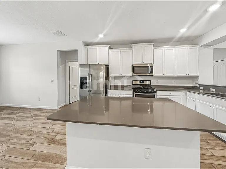 226 Athens Dr — Photo 4