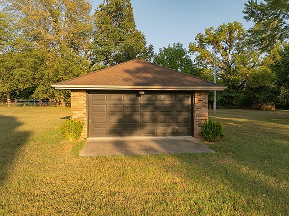5th image of 8430 Oaklawn Dr