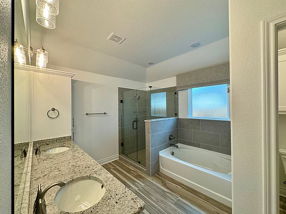 4th image of 703 Moseley Ln