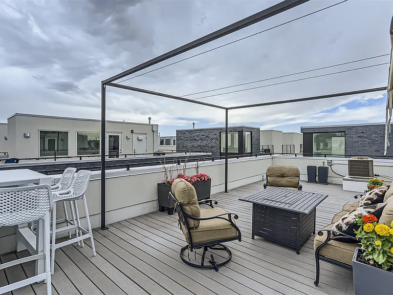 1608 Irving St #4 — Photo 24