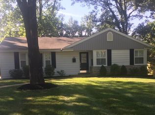 130 Woodridge Rd, Saint Louis, MO 63122