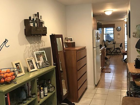 2nd image of 454A 17th St #1