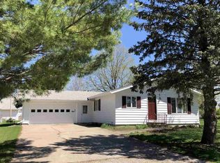 116 N 14th Ave, Washington, IA 52353