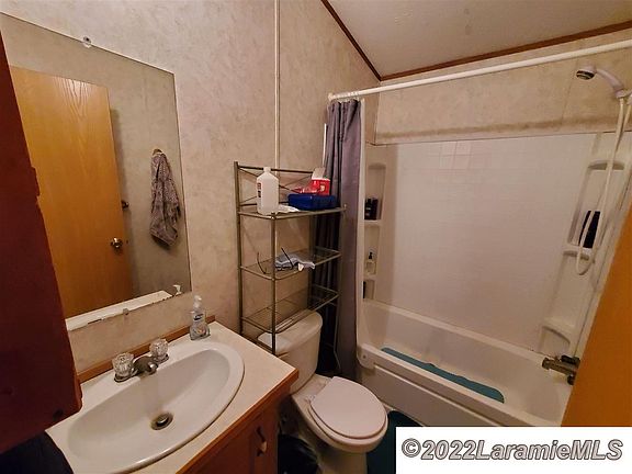 2nd image of 185 Adams St