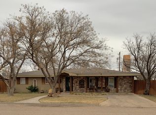 703 NE 1st Pl, Tulia, TX 79088