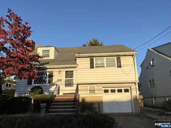 56 5th St, Saddle Brook, NJ 07663