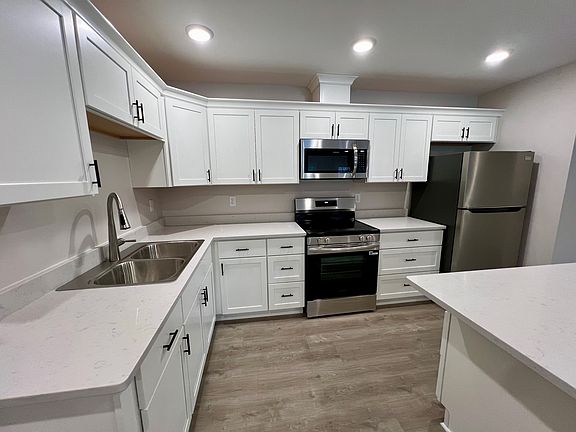 5th image of 1013 Two Rivers St