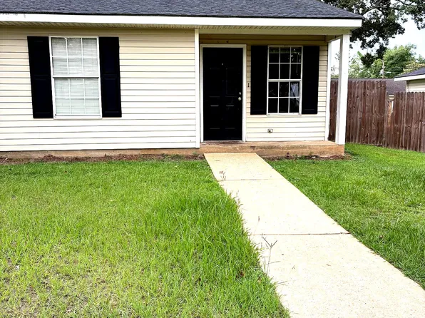 911 S Monroe St #D, Bainbridge, GA 39819
