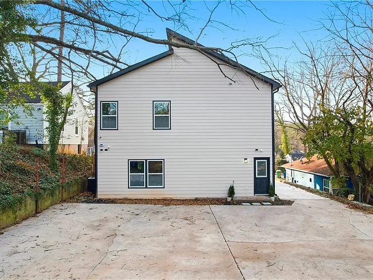 1386 Elizabeth Ave SW — Photo 32