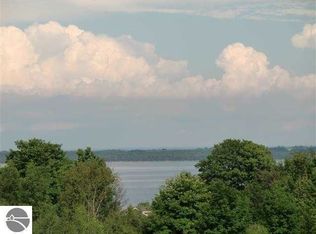 1551 S Donnybrook Rd, Suttons Bay, MI 49682