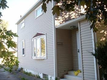2nd image of 1104 E Wilson St