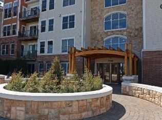 3110 Chestnut St #202, Chaska, MN 55318