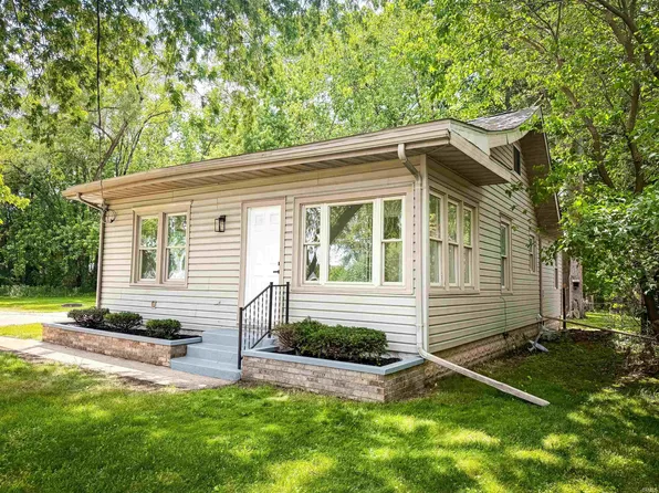 56201 Mayflower Rd, South Bend, IN 46619
