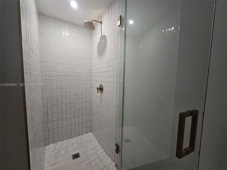 90 NE 32nd St #305 — Photo 8