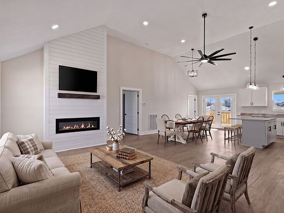 5th image of 129 Martha Cir