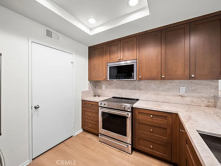 232 Villa Point Dr — Photo 7