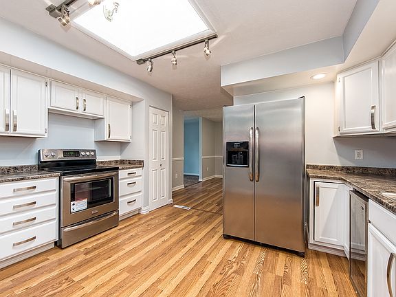 3rd image of 3394 Park Ridge Dr