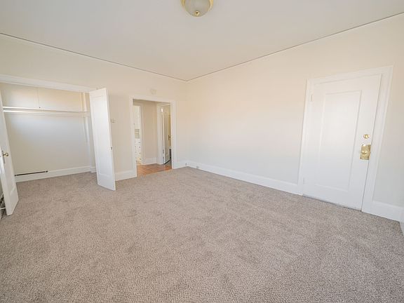 3rd image of 429-431 40th St #4292