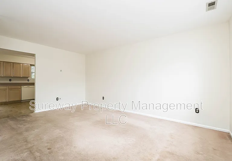 197 Lake Dr — Photo 4