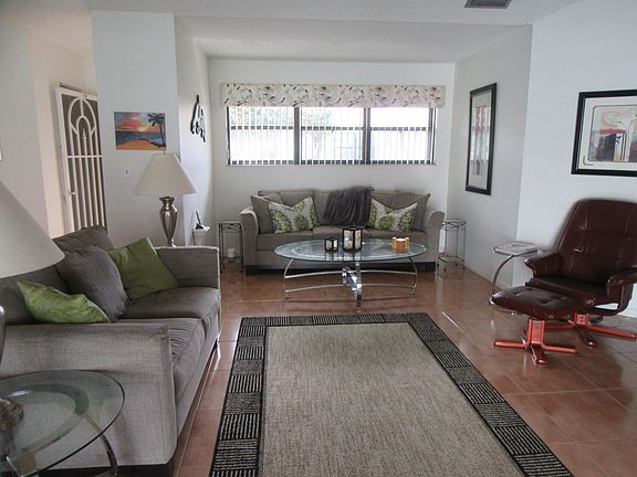 4th image of 1127 E Seminole Ave APT 11D
