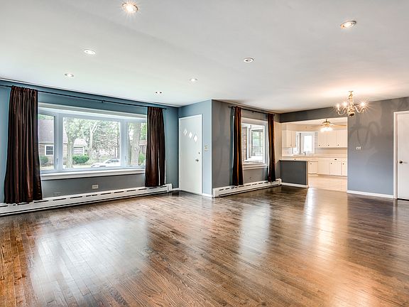 4th image of 17044 Elm Lane Dr