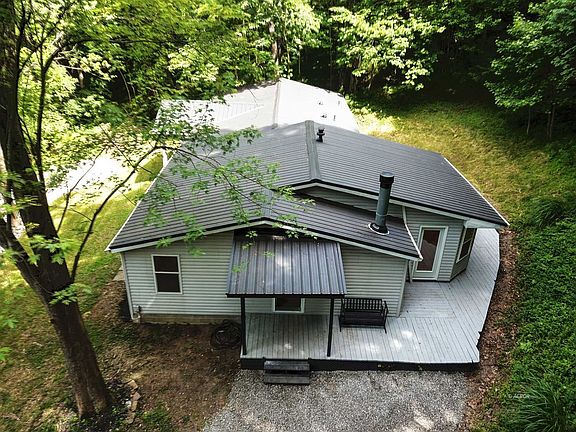 2nd image of 211 Greenbriar Dr