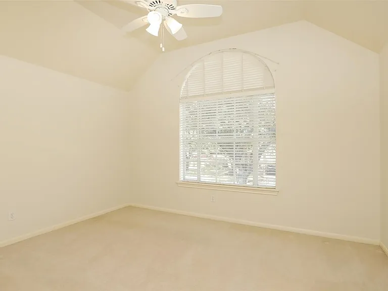 7502 Holly Court Est — Photo 33