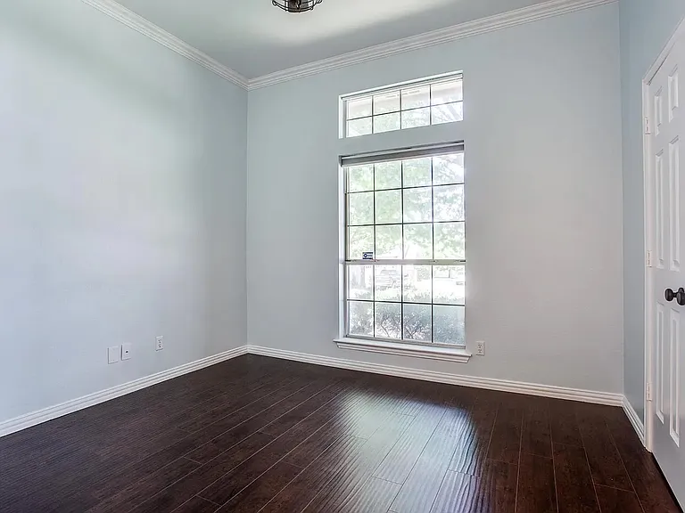 63 Remington Dr W — Photo 14