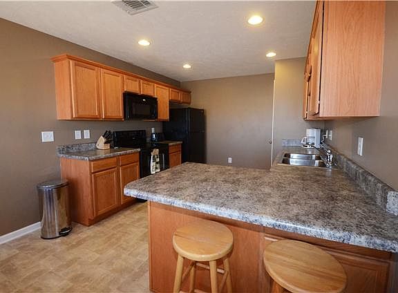 5th image of 408 Birdstone Dr