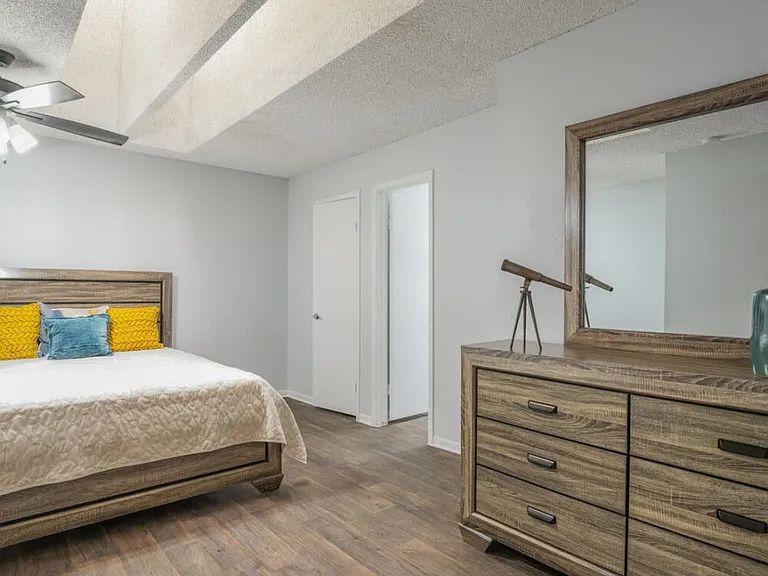 Lakebridge Townhomes — Photo 9
