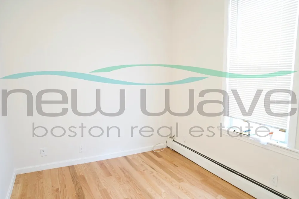 3 bed, 1000 sqft, $4,000 — Photo 4