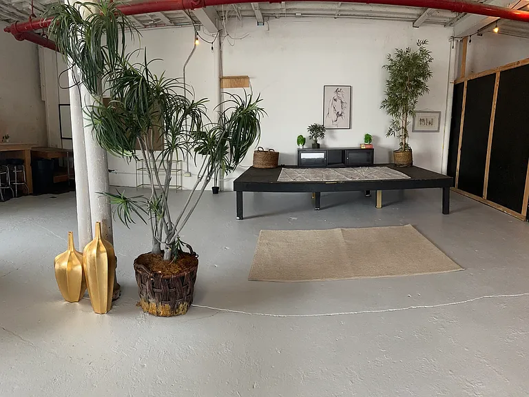 600 N Albany Ave — Photo 12