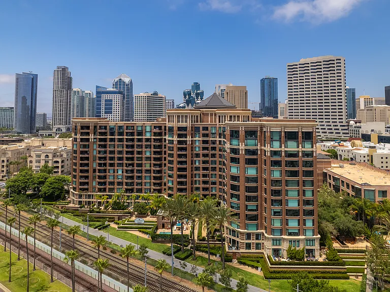 500 W Harbor Dr #1502 — Photo 35