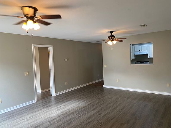 2nd image of 220 Graystone Cir #220