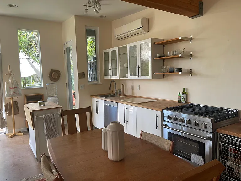308B Raymond St — Photo 2