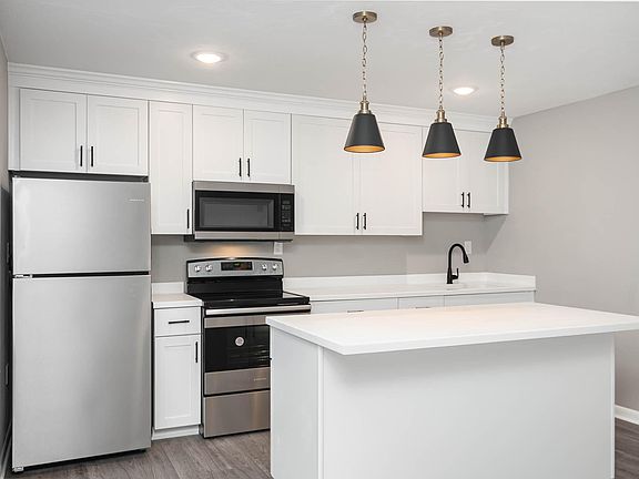3rd image of 9631 Salem St #12f0bbfcd