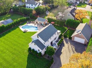 12 Astor Ave, Saint James, NY 11780