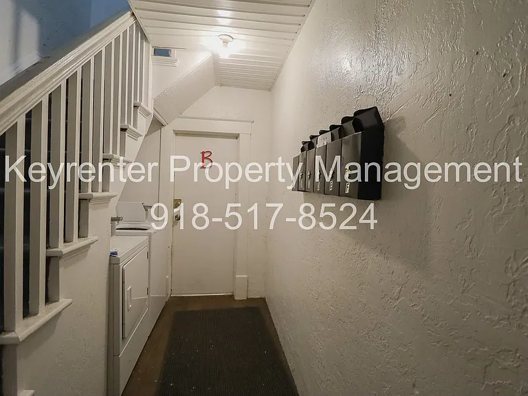 S Maple St Apartments — Photo 2