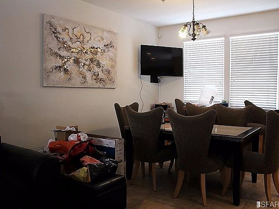 4th image of 730 Summer Ln