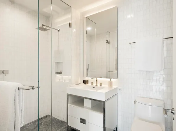 200 Amsterdam Avenue image 15 of 23