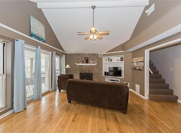 5th image of 58 Beach Dr