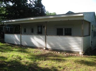 128 N Lake Ave, Southwick, MA 01077