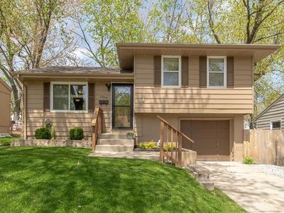 7904 NE 51st St, Kansas City, MO, 64119