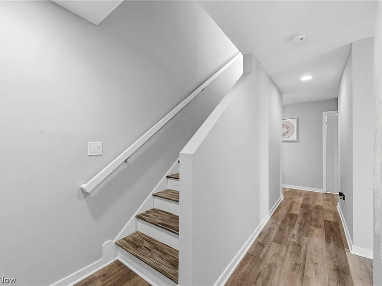 402 Jefferson Ave — Photo 18