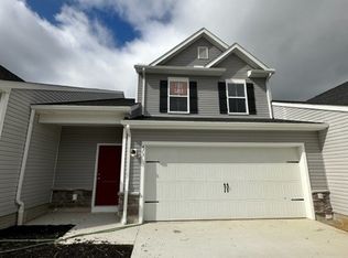 413 Honeycrisp Dr NE, Louisville, OH 44641