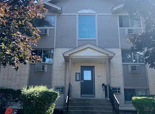 4200 Hickory Hills Dr #1B-1BA-800SQFT, Waukegan, IL 60087