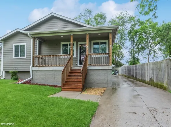 2349 E 37th Ct, Des Moines, IA 50317